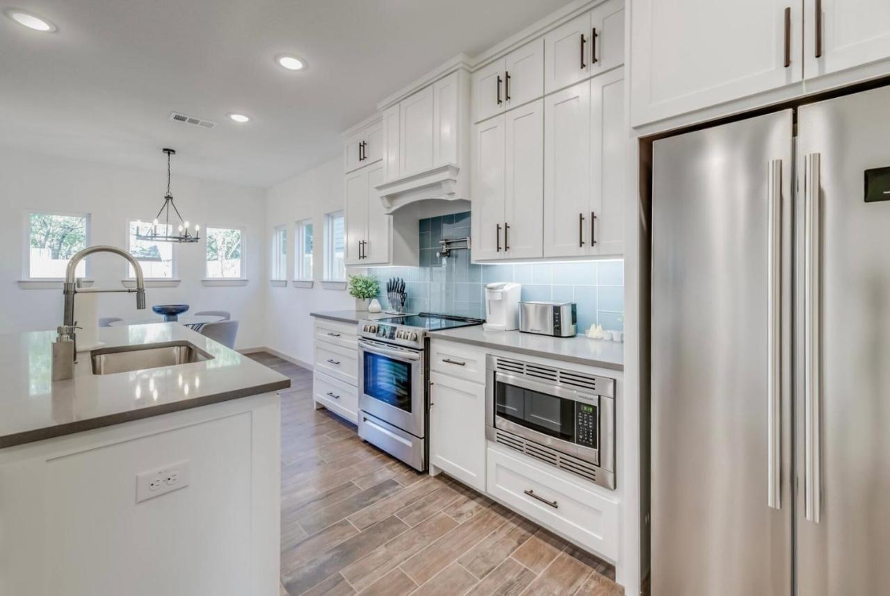 Stylish Townhome Near At&T Stadium, Globe Life, Six Flags & More Arlington Exterior photo