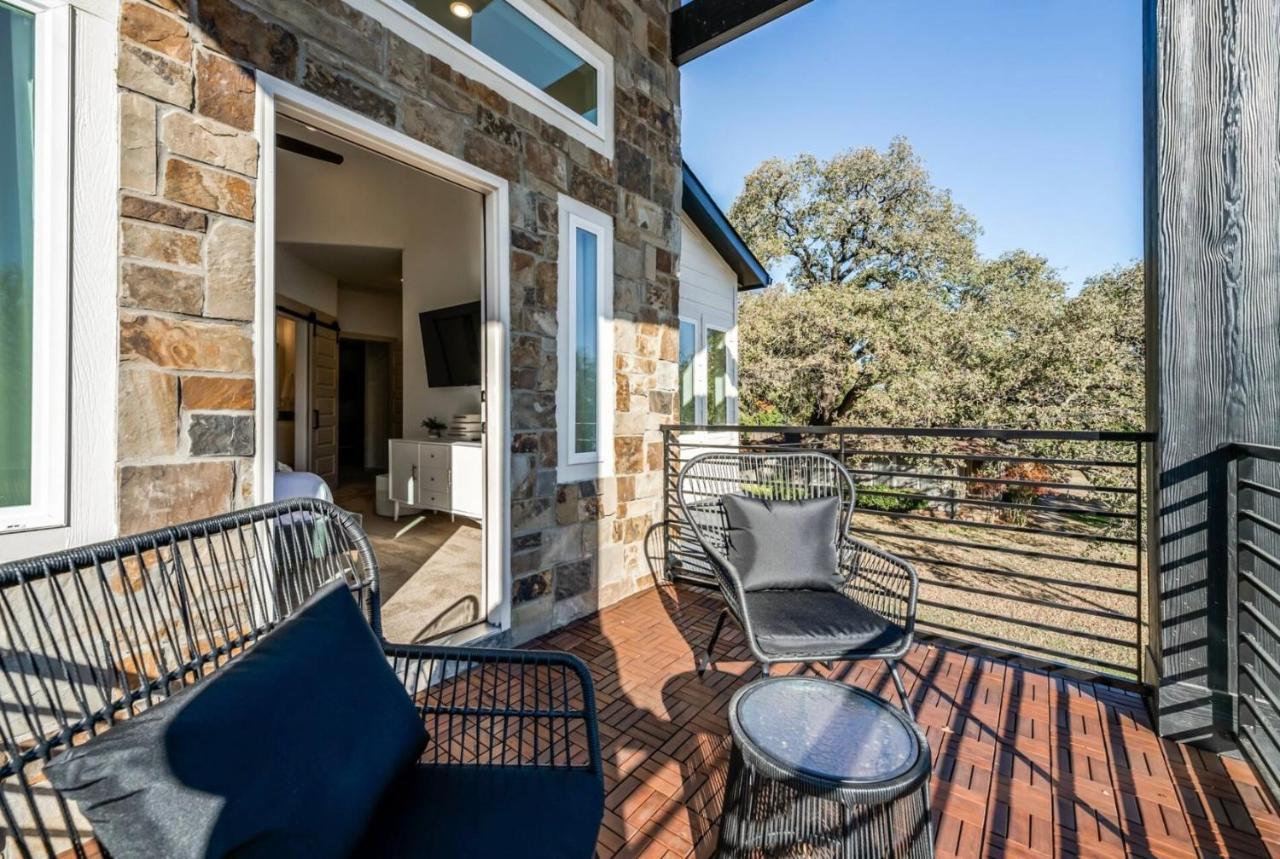 Stylish Townhome Near At&T Stadium, Globe Life, Six Flags & More Arlington Exterior photo