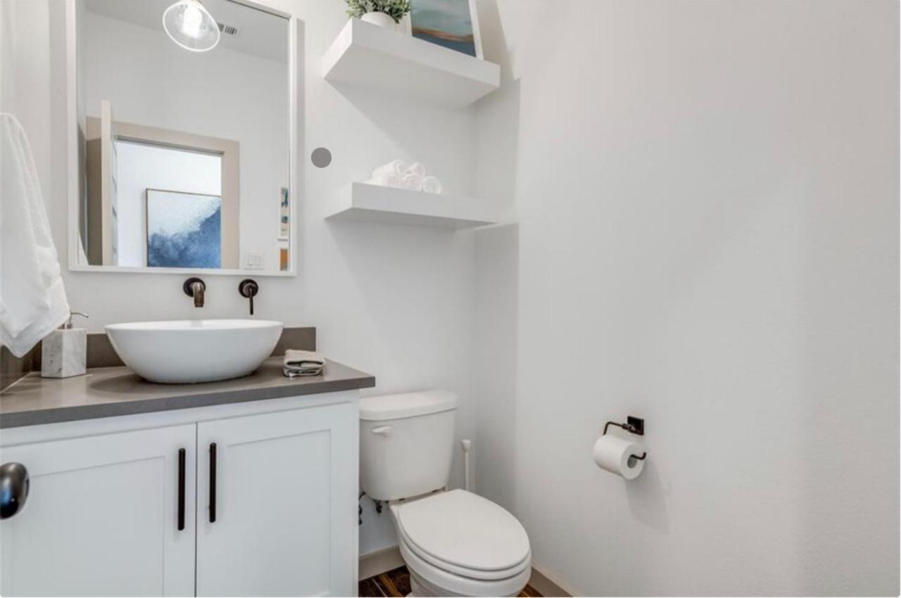Stylish Townhome Near At&T Stadium, Globe Life, Six Flags & More Arlington Exterior photo