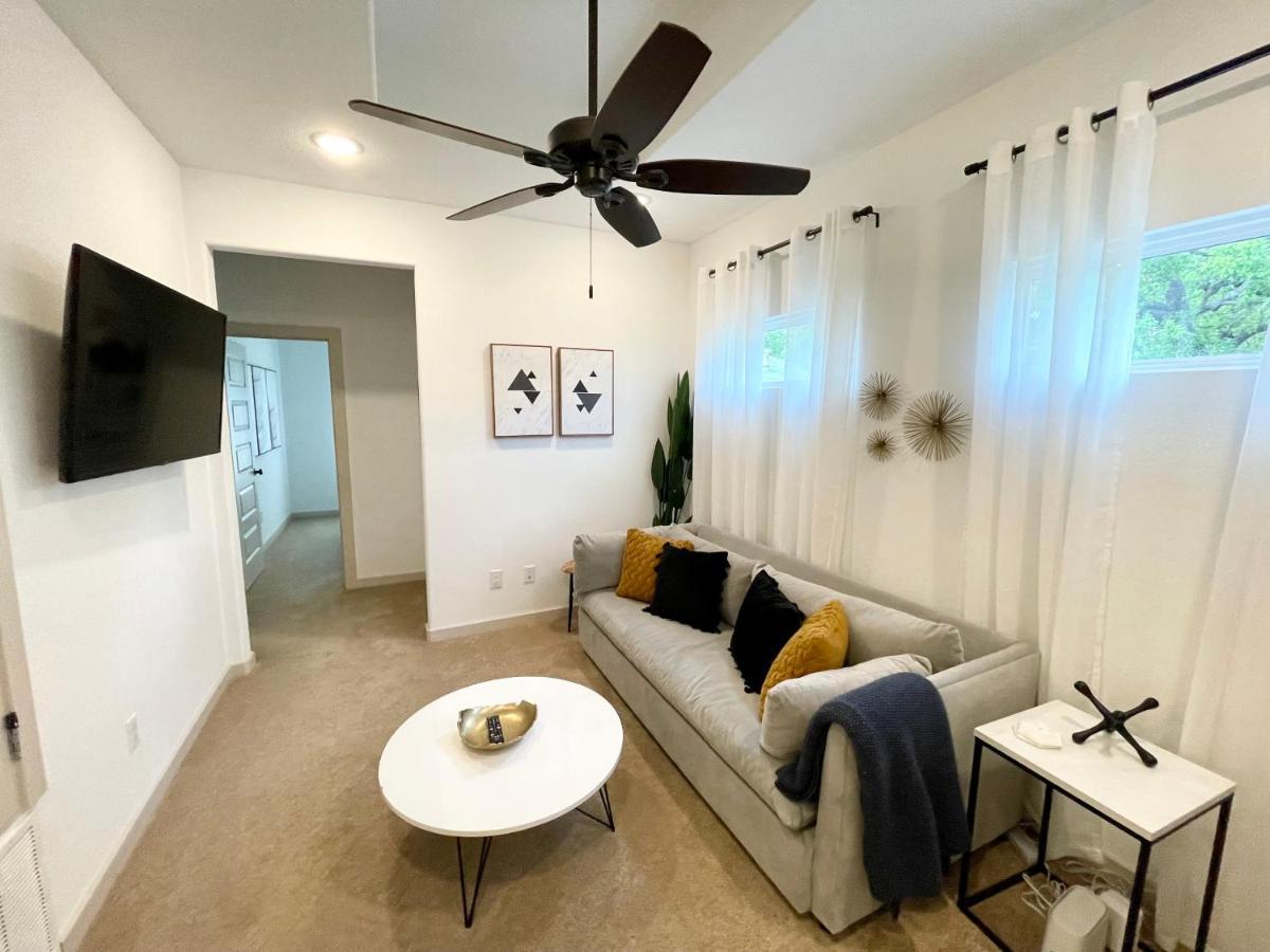 Stylish Townhome Near At&T Stadium, Globe Life, Six Flags & More Arlington Exterior photo