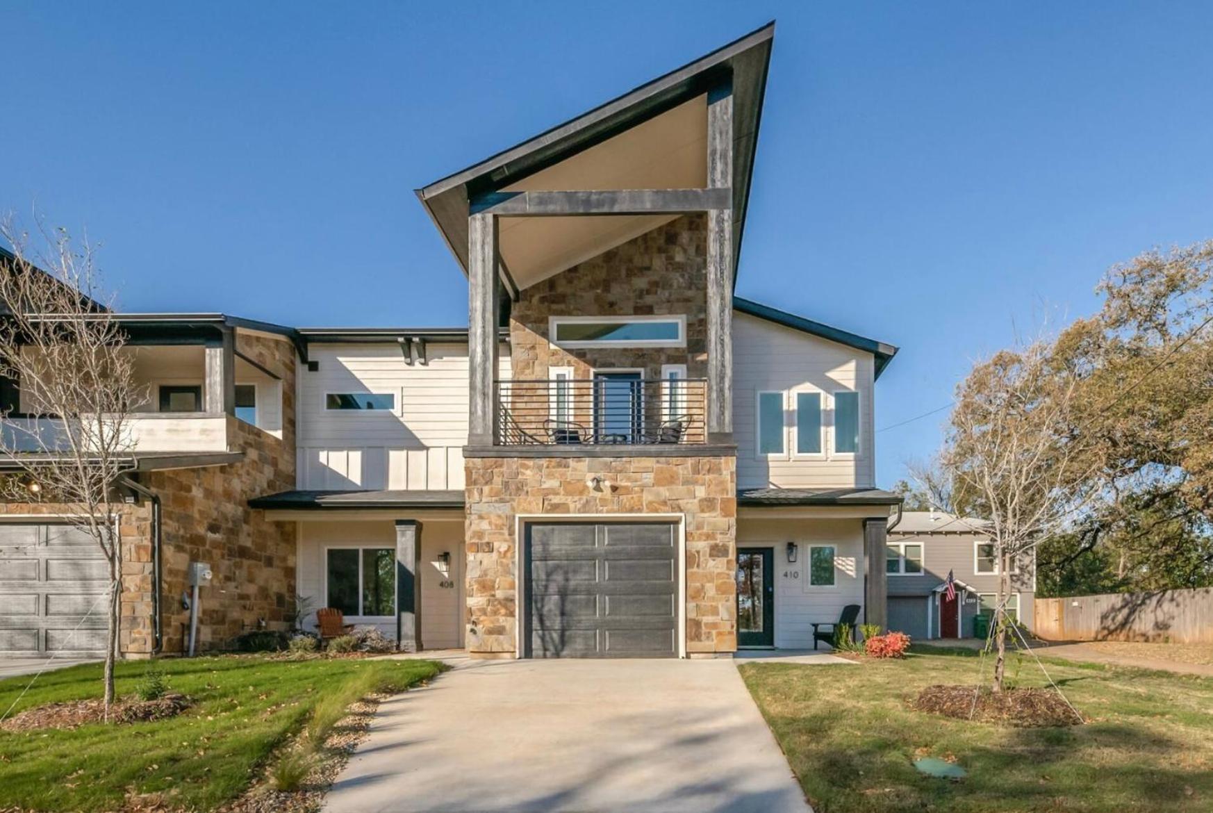 Stylish Townhome Near At&T Stadium, Globe Life, Six Flags & More Arlington Exterior photo